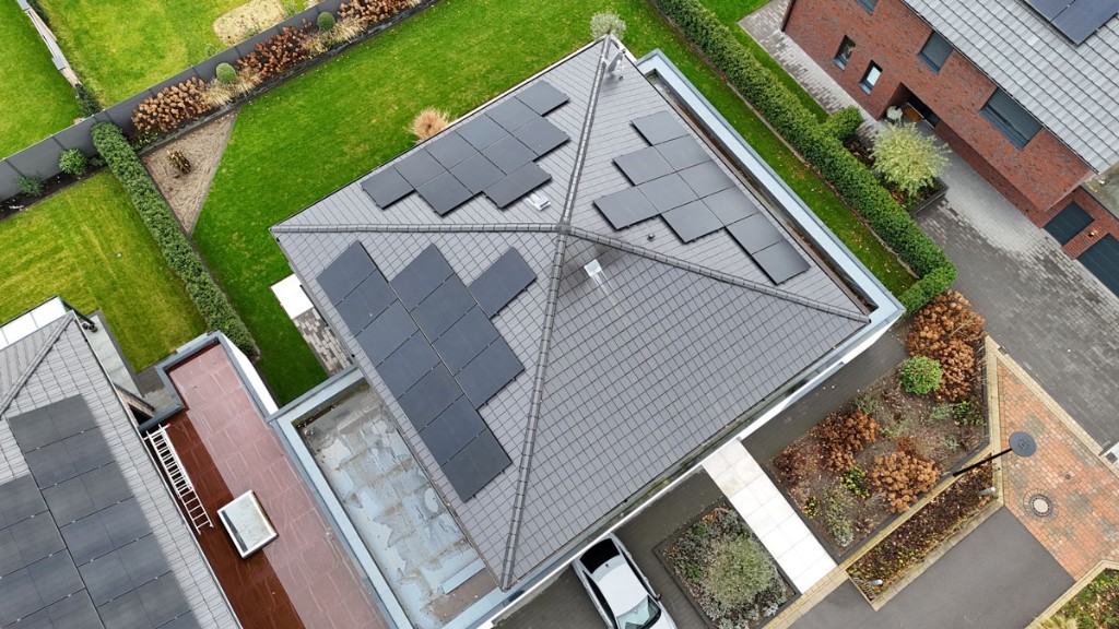 Photovoltaik Installation Projekt 8 von 12 – Evergreen Energiesysteme