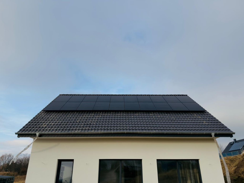 Photovoltaik Installation Projekt 11 von 12 – Evergreen Energiesysteme